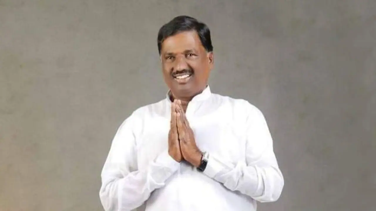 కొప్పుల హరీశ్వర్ రెడ్డి అంత్యక్రియల్లో అపశృతి.. గాల్లోకి కాల్పులు జరపకుండానే గన్ మిస్ ఫైర్ కొప్పుల హరీశ్వర్ రెడ్డి అంత్యక్రియల్లో అపశృతి.. గాల్లోకి కాల్పులు జరపకుండానే గన్ మిస్ ఫైర్