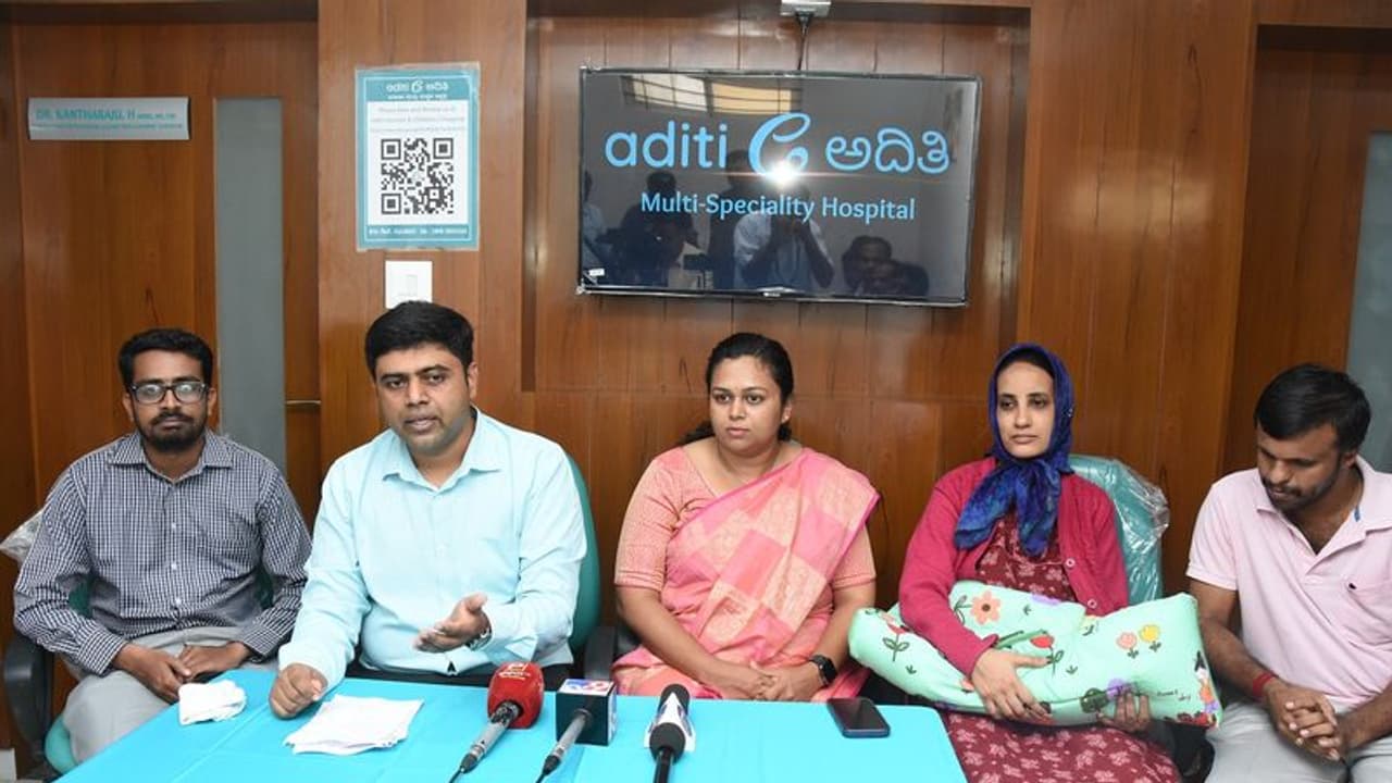 ಆರೂವರೆ ತಿಂಗಳಿಗೆ ಶಿಶುವಿನ ಜನನ: ತಾಯಿ, ಮಗು ರಕ್ಷಣೆ ಆರೂವರೆ ತಿಂಗಳಿಗೆ ಶಿಶುವಿನ ಜನನ: ತಾಯಿ, ಮಗು ರಕ್ಷಣೆ