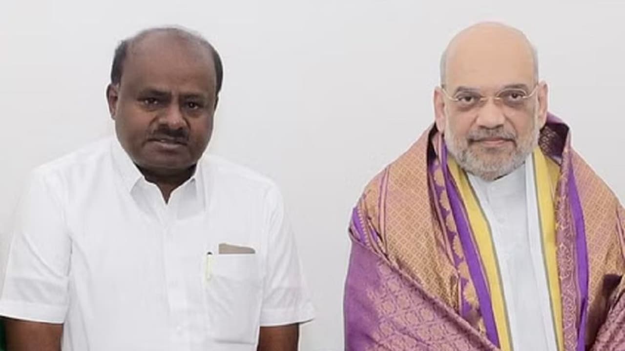 ಅಮಿತ್ ಶಾ ಜತೆಗೆ ಕಾವೇರಿ ವಿಚಾರ ಚರ್ಚಿಸಿದ ಎಚ್.ಡಿ.ಕುಮಾರಸ್ವಾಮಿ ಅಮಿತ್ ಶಾ ಜತೆಗೆ ಕಾವೇರಿ ವಿಚಾರ ಚರ್ಚಿಸಿದ ಎಚ್.ಡಿ.ಕುಮಾರಸ್ವಾಮಿ