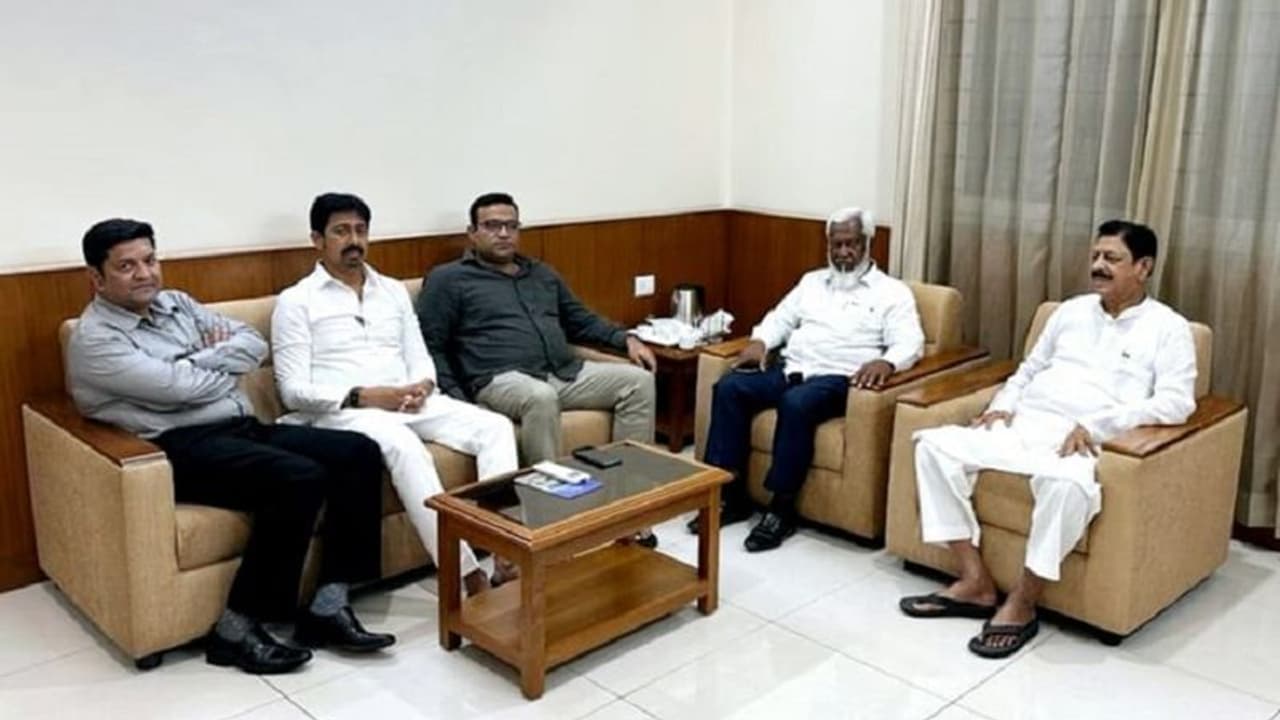 Lok Sabha Election 2024: Muslim leaders quit JDS over alliance with BJP Lok Sabha Election 2024: Muslim leaders quit JDS over alliance with BJP