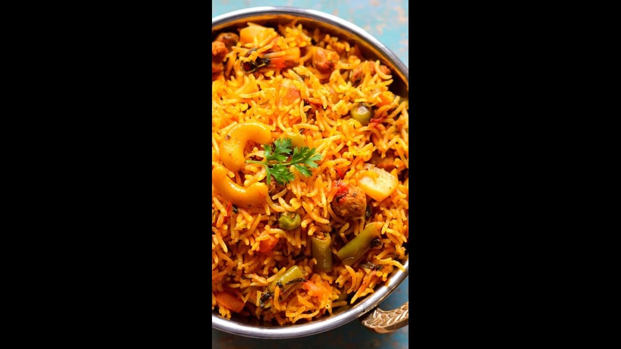 பன்னீரில் இப்படி பிரியாணி செஞ்சு சாப்பிடுங்க.. டேஸ்ட் வேற லெவல்.. ரெசிபி இதோ!