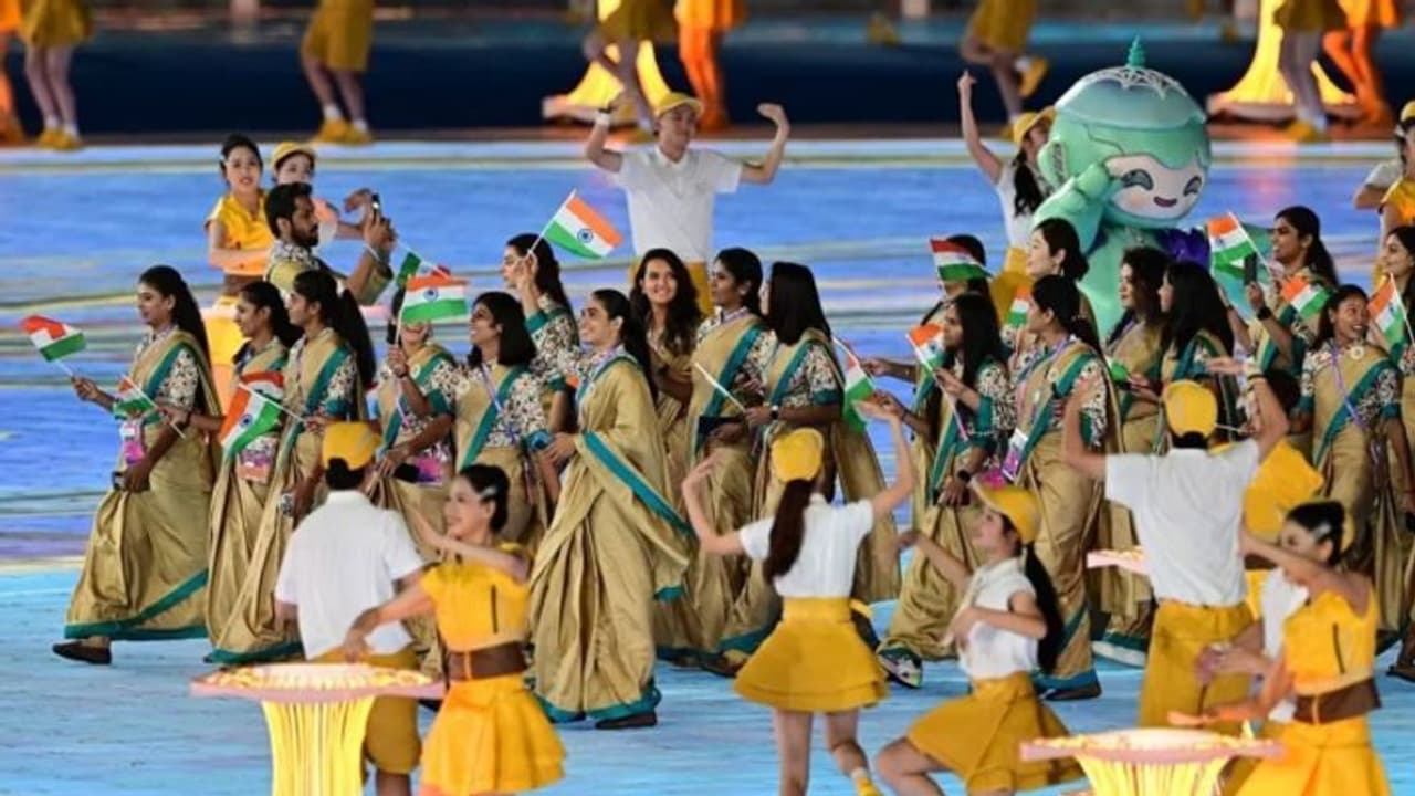 Asian Games:பிரம்மாண்ட கலை நிகழ்ச்சியுடன் தொடங்கிய ஆசிய விளையாட்டு போட்டி; புடவையில் வந்த இந்திய வீராங்கனைகள்! Asian Games:பிரம்மாண்ட கலை நிகழ்ச்சியுடன் தொடங்கிய ஆசிய விளையாட்டு போட்டி; புடவையில் வந்த இந்திய வீராங்கனைகள்!