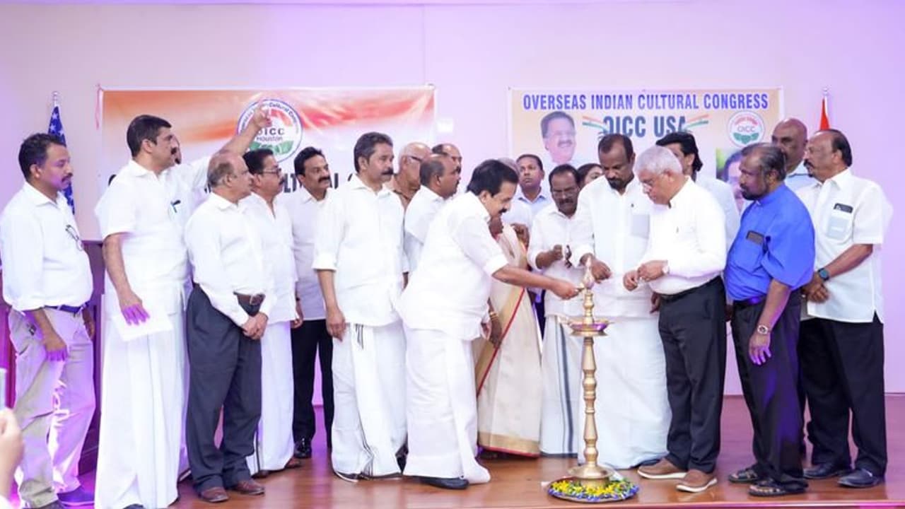 'ഞാനും ഒരു ഹിന്ദുവാണ് പക്ഷേ, മോദിയുടെ ഹിന്ദുവല്ല, ഗാന്ധിയുടെ ഹിന്ദു' ഹൂസ്റ്റണിൽ ഒഐസിസി സമ്മേളനത്തിൽ ചെന്നിത്തല