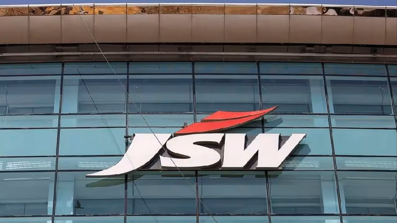 JSW Group's Sajjan Jindal accused of rape, Mumbai Police files FIR after Bombay HC order JSW Group's Sajjan Jindal accused of rape, Mumbai Police files FIR after Bombay HC order