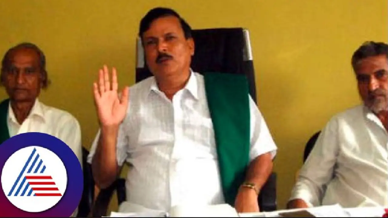 ಕುರುಬೂರು ಶಾಂತಕುಮಾರ್ V/s ಕನ್ನಡ ಸಂಘಟನೆಗಳು! ಪ್ರತಿಷ್ಟೆಯ ಕದನಕ್ಕೆ ಡಬಲ್ ಬಂದ್! ಕುರುಬೂರು ಶಾಂತಕುಮಾರ್ V/s ಕನ್ನಡ ಸಂಘಟನೆಗಳು! ಪ್ರತಿಷ್ಟೆಯ ಕದನಕ್ಕೆ ಡಬಲ್ ಬಂದ್!