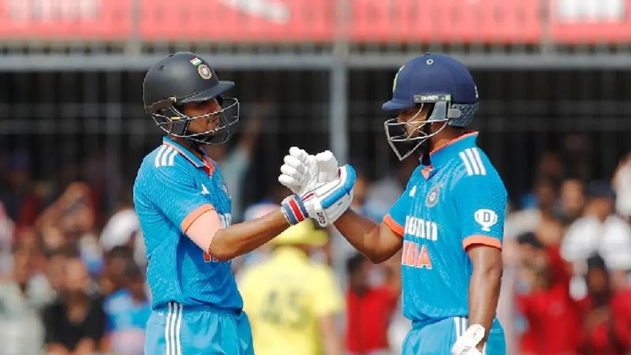 ಕಾಂಗರೂಗಳ ಮೇಲೆ ಗಿಲ್ ಅಯ್ಯರ್ ಸವಾರಿ, ಭರ್ಜರಿ ಶತಕ ಚಚ್ಚಿದ ಕಿಲಾಡಿ ಜೋಡಿ..! ಕಾಂಗರೂಗಳ ಮೇಲೆ ಗಿಲ್ ಅಯ್ಯರ್ ಸವಾರಿ, ಭರ್ಜರಿ ಶತಕ ಚಚ್ಚಿದ ಕಿಲಾಡಿ ಜೋಡಿ..!