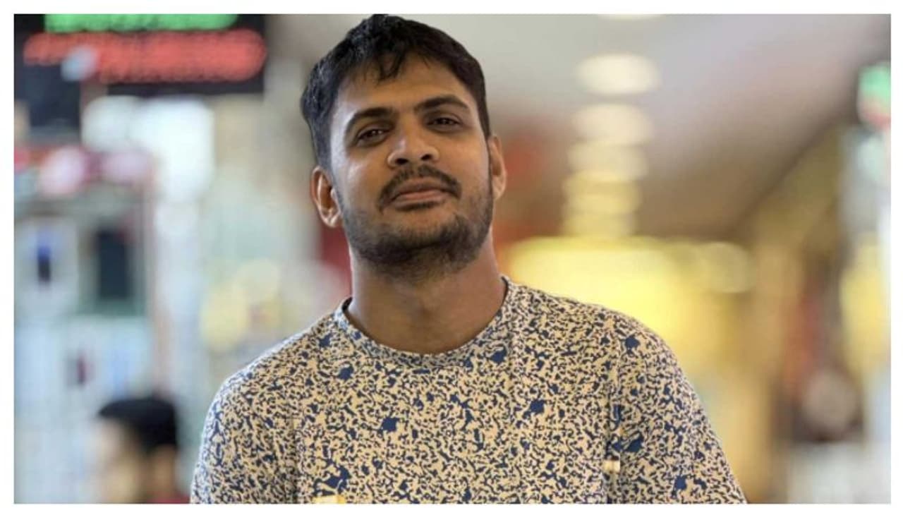 ലൈംഗിക അതിക്രമ പരാതി: 'മല്ലു ട്രാവലർ' വിദേശത്ത് തുടരുന്നു, വ്ലോഗർ ഷാക്കിർ സുബ്ഹാനെതിരെ ലുക്ക്ഔട്ട് നോട്ടീസ് ലൈംഗിക അതിക്രമ പരാതി: 'മല്ലു ട്രാവലർ' വിദേശത്ത് തുടരുന്നു, വ്ലോഗർ ഷാക്കിർ സുബ്ഹാനെതിരെ ലുക്ക്ഔട്ട് നോട്ടീസ്