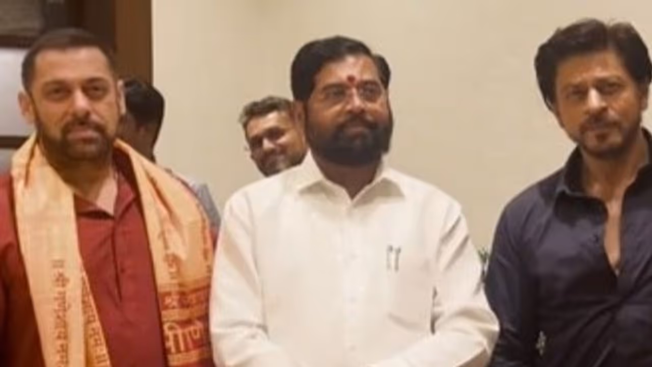 Shah Rukh, Salman Khan posing together at CM Eknath Shinde's Ganpati Darshan wins hearts of fans   WATCH