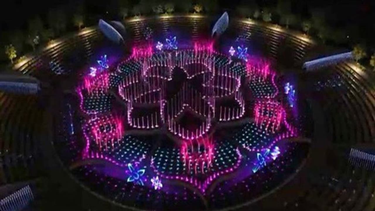 அயோத்தி ராமர் கோயிலில் ரூ.100 கோடியில் பிரம்மாண்ட தாமரை வடிவ நீரூற்று! அயோத்தி ராமர் கோயிலில் ரூ.100 கோடியில் பிரம்மாண்ட தாமரை வடிவ நீரூற்று!