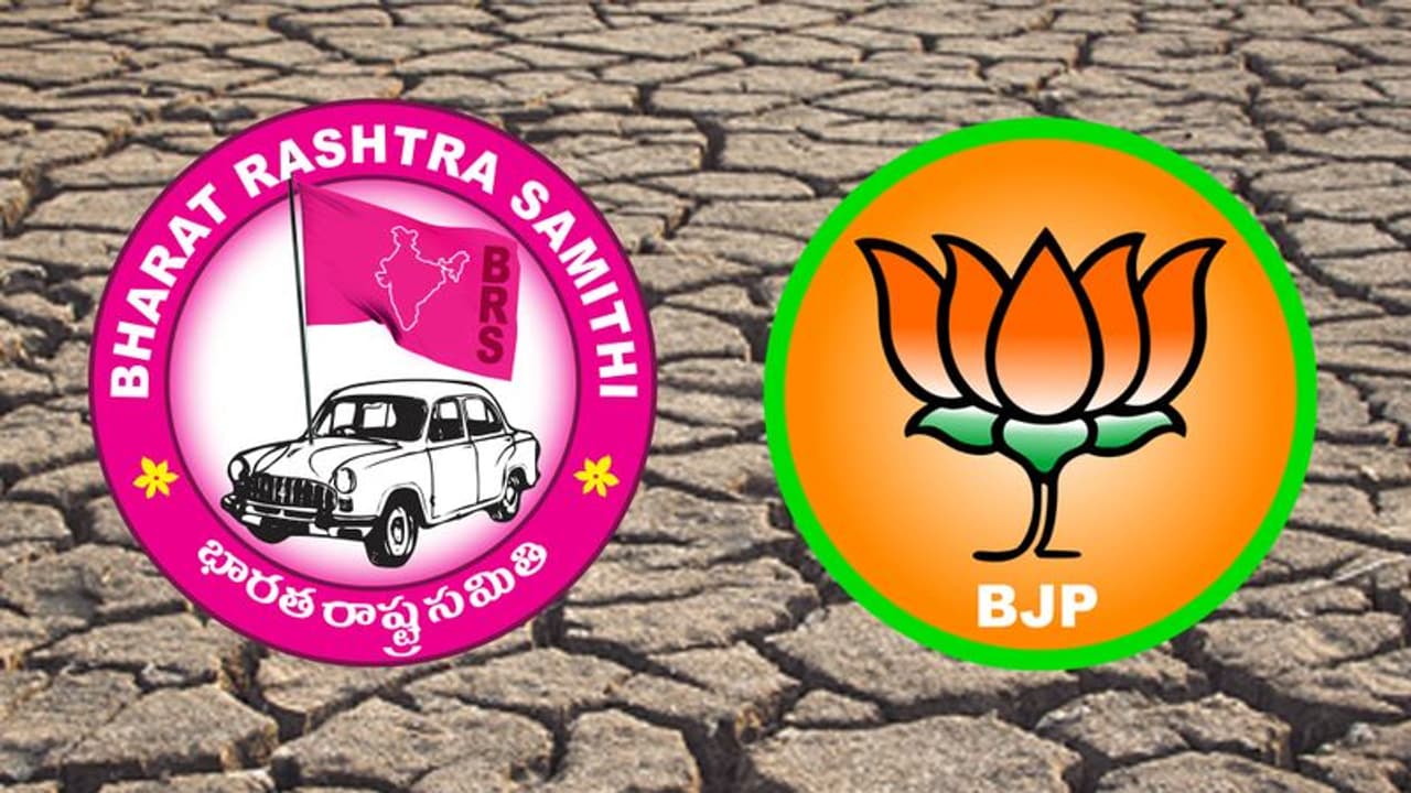 Breaking News : నిర్మల్ లో కర్రలతో దాడి చేసుకున్న బిజెపి, బీఆర్ఎస్ కార్యకర్తలు Breaking News : నిర్మల్ లో కర్రలతో దాడి చేసుకున్న బిజెపి, బీఆర్ఎస్ కార్యకర్తలు