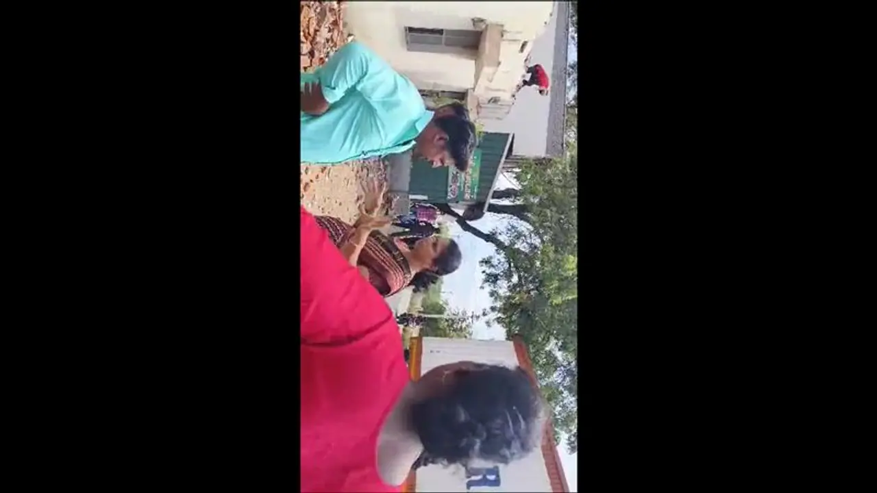 திருநங்கைகள் குடியிருந்த வீட்டை இடித்து பாஜக நிர்வாகி அட்டூழியம்!