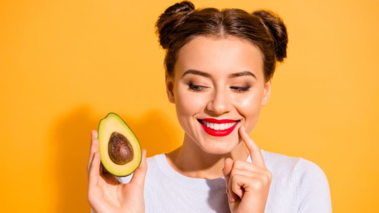 Health Tips: ചര്മ്മം കണ്ടാല് പ്രായം തോന്നിക്കുന്നുണ്ടോ? ഡയറ്റില് ഉള്പ്പെടുത്താം ഈ ഭക്ഷണങ്ങള്... Health Tips: ചര്മ്മം കണ്ടാല് പ്രായം തോന്നിക്കുന്നുണ്ടോ? ഡയറ്റില് ഉള്പ്പെടുത്താം ഈ ഭക്ഷണങ്ങള്...