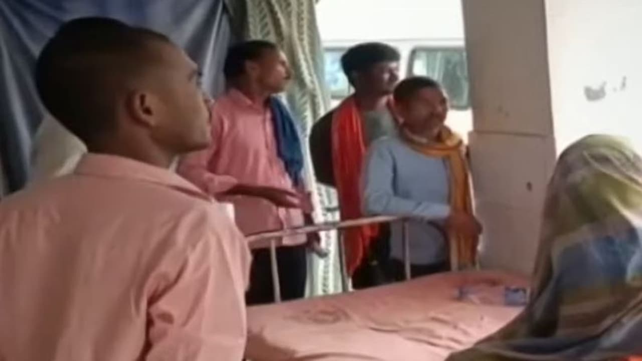 ಸಾಲದ ಬಡ್ಡಿ ಕಟ್ಟದ್ದಕ್ಕೆ ದೌರ್ಜನ್ಯ: ಮಹಿಳೆಯ ಬೆತ್ತಲೆಗೊಳಿಸಿ ಬಾಯಿಗೆ ಮೂತ್ರ ವಿಸರ್ಜನೆ