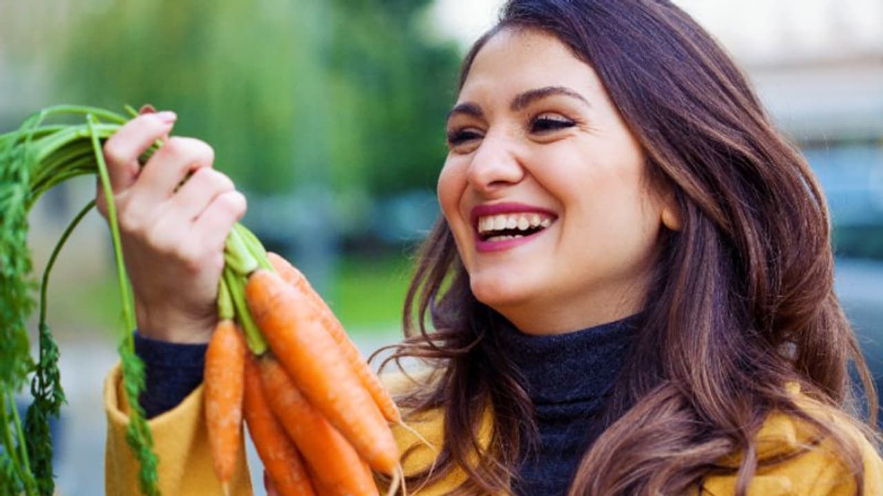 പല്ലുകളുടെ ആരോഗ്യം നിലനിര്‍ത്താന്‍ പതിവായി കഴിക്കേണ്ട ഏഴ് ഭക്ഷണങ്ങള്‍...