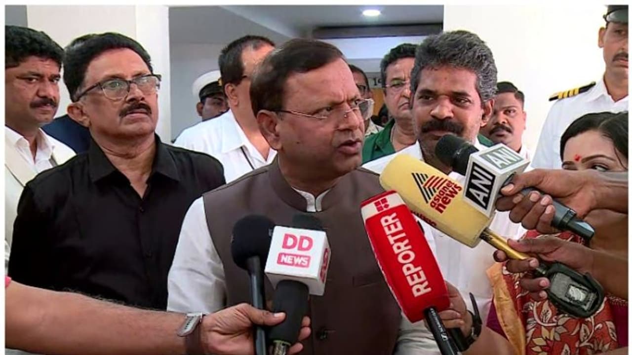 കരുവന്നൂർ ബാങ്ക് തട്ടിപ്പ് കേസ്: ഇഡി അവരുടെ ജോലിയാണ് ചെയ്യുന്നതെന്ന് കേന്ദ്രമന്ത്രി പങ്കജ് ചൗധരി കരുവന്നൂർ ബാങ്ക് തട്ടിപ്പ് കേസ്: ഇഡി അവരുടെ ജോലിയാണ് ചെയ്യുന്നതെന്ന് കേന്ദ്രമന്ത്രി പങ്കജ് ചൗധരി