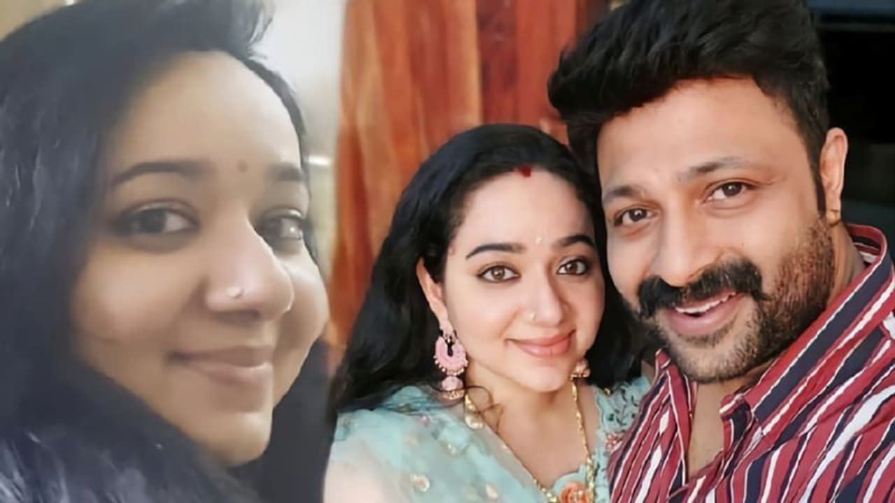 'എടോ, ഞാൻ തന്നെ പ്രേമിക്കട്ടെ'? വൈറലായി ചന്ദ്ര ടോഷ് പ്രൊപ്പോസല് വീഡിയോ 'എടോ, ഞാൻ തന്നെ പ്രേമിക്കട്ടെ'? വൈറലായി ചന്ദ്ര ടോഷ് പ്രൊപ്പോസല് വീഡിയോ