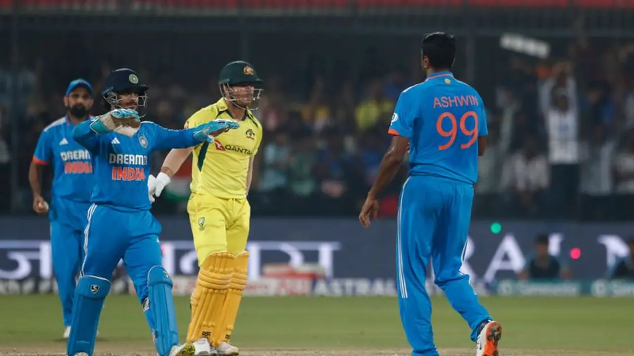 Ravichandran Ashwin: இந்திய அணியிலிருந்து அக்ஷர் படேல் நீக்கம்: கடைசி நேரத்தில் அஸ்வினுக்கு அடித்த ஜாக்பாட்! Ravichandran Ashwin: இந்திய அணியிலிருந்து அக்ஷர் படேல் நீக்கம்: கடைசி நேரத்தில் அஸ்வினுக்கு அடித்த ஜாக்பாட்!