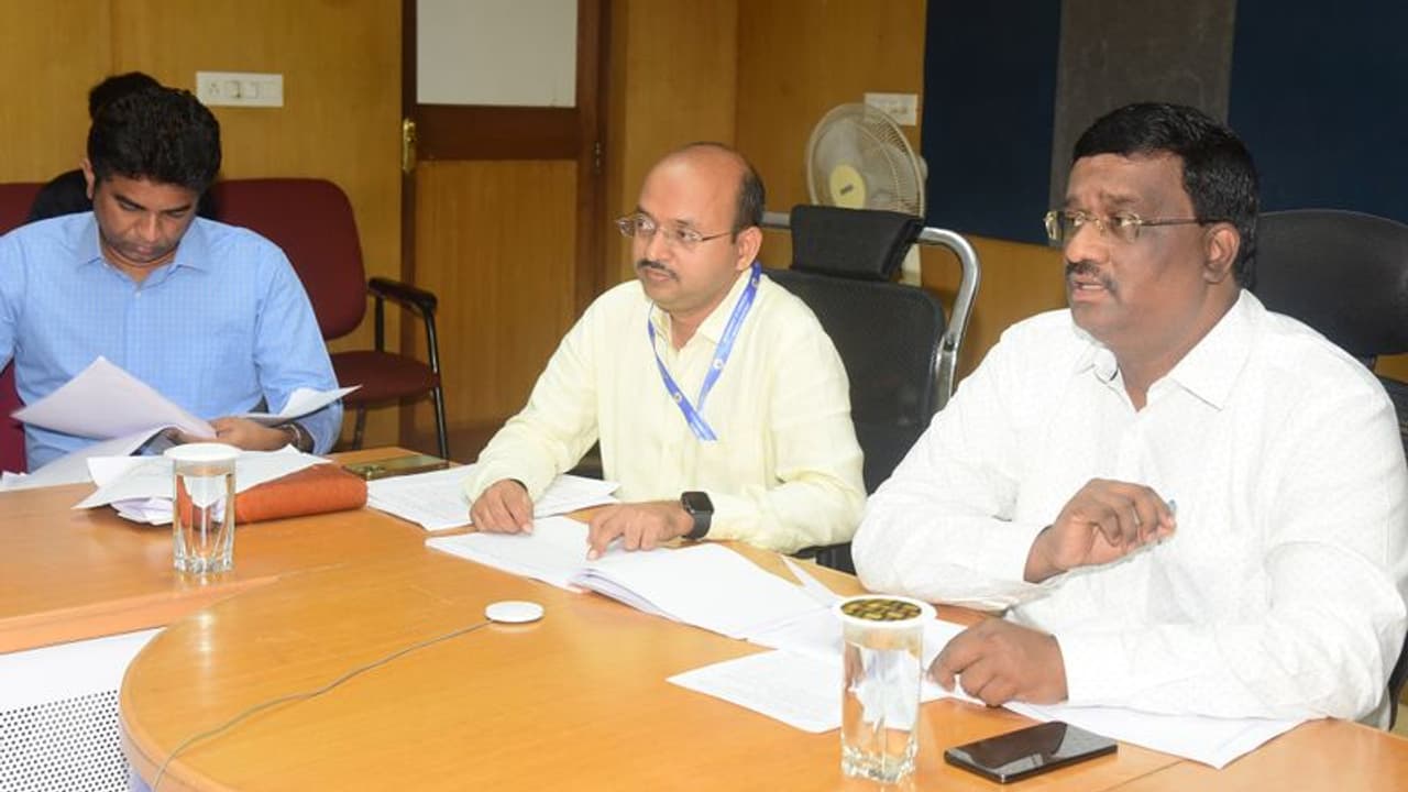 ಜನತಾದರ್ಶನದಲ್ಲಿ ಸ್ವೀಕೃತ ಅರ್ಜಿಗಳನ್ನು ತ್ವರಿತವಾಗಿ ಇತ್ಯರ್ಥಗೊಳಿಸಿ: ಡೀಸಿ ಜನತಾದರ್ಶನದಲ್ಲಿ ಸ್ವೀಕೃತ ಅರ್ಜಿಗಳನ್ನು ತ್ವರಿತವಾಗಿ ಇತ್ಯರ್ಥಗೊಳಿಸಿ: ಡೀಸಿ