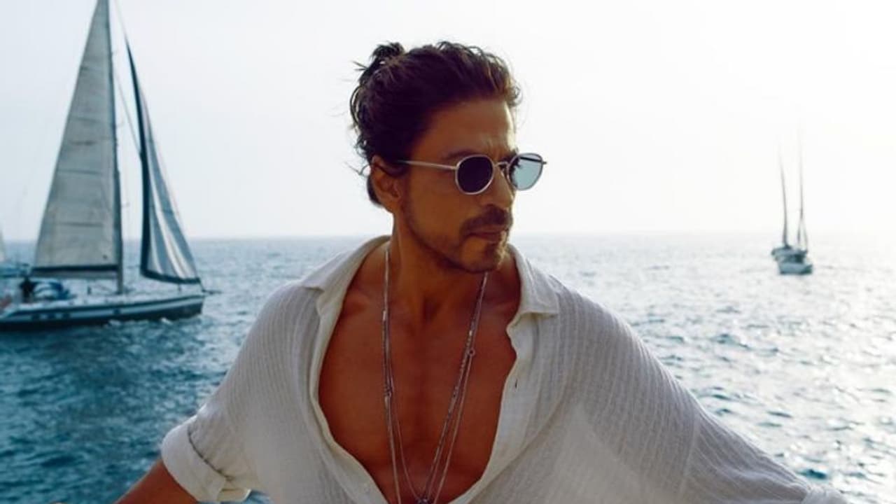 ഷാരൂഖിന്‍റെ ജന്മദിനത്തില്‍ കള്ളന്മാര്‍ അടിച്ചു മാറ്റിയത് കേട്ടാല്‍ ഞെട്ടും; ആരാധകര്‍ പൊലീസ് സ്റ്റേഷനില്‍