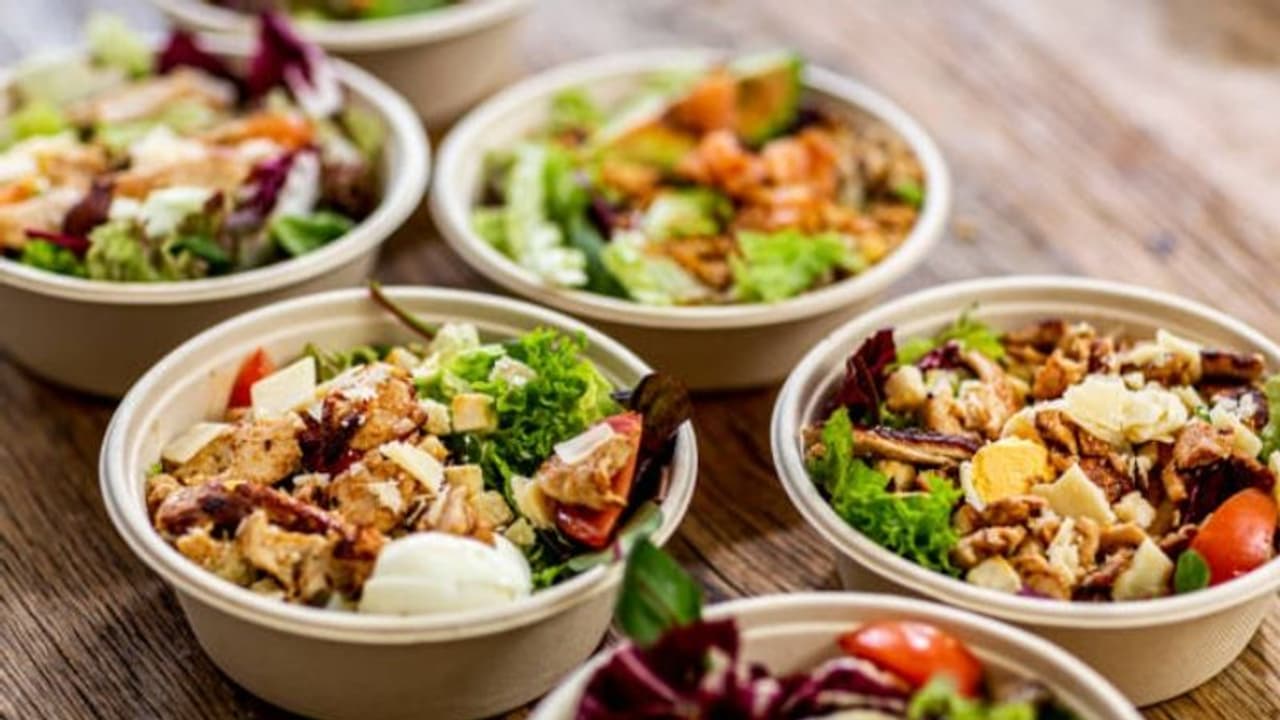 ഹെല്‍ത്ത് 'പൊളി'യാക്കാൻ സലാഡുകള്‍ ഇങ്ങനെ തയ്യാറാക്കി കഴിക്കൂ...