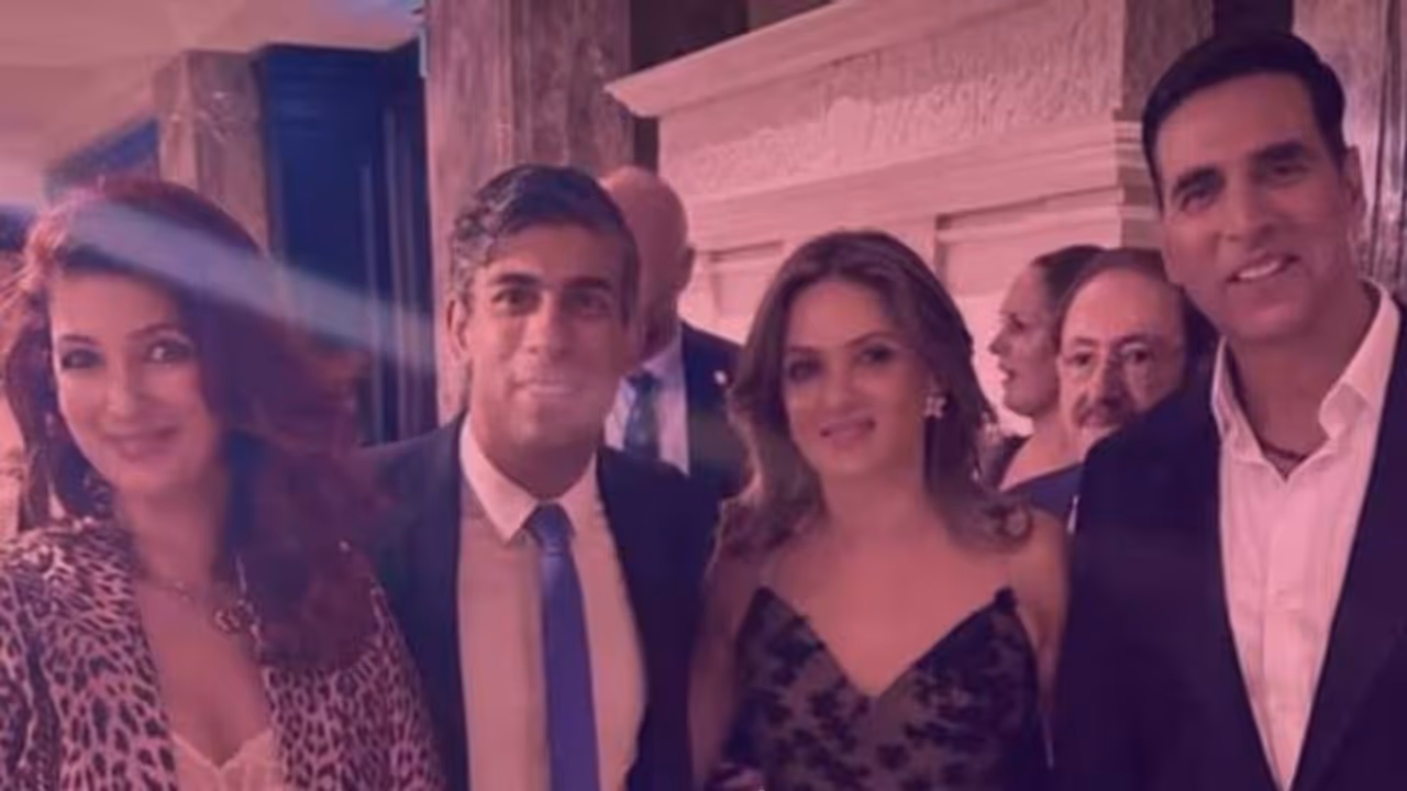 Video: Akshay Kumar, Twinkle Khanna in London meet UK PM Rishi Sunak Video: Akshay Kumar, Twinkle Khanna in London meet UK PM Rishi Sunak