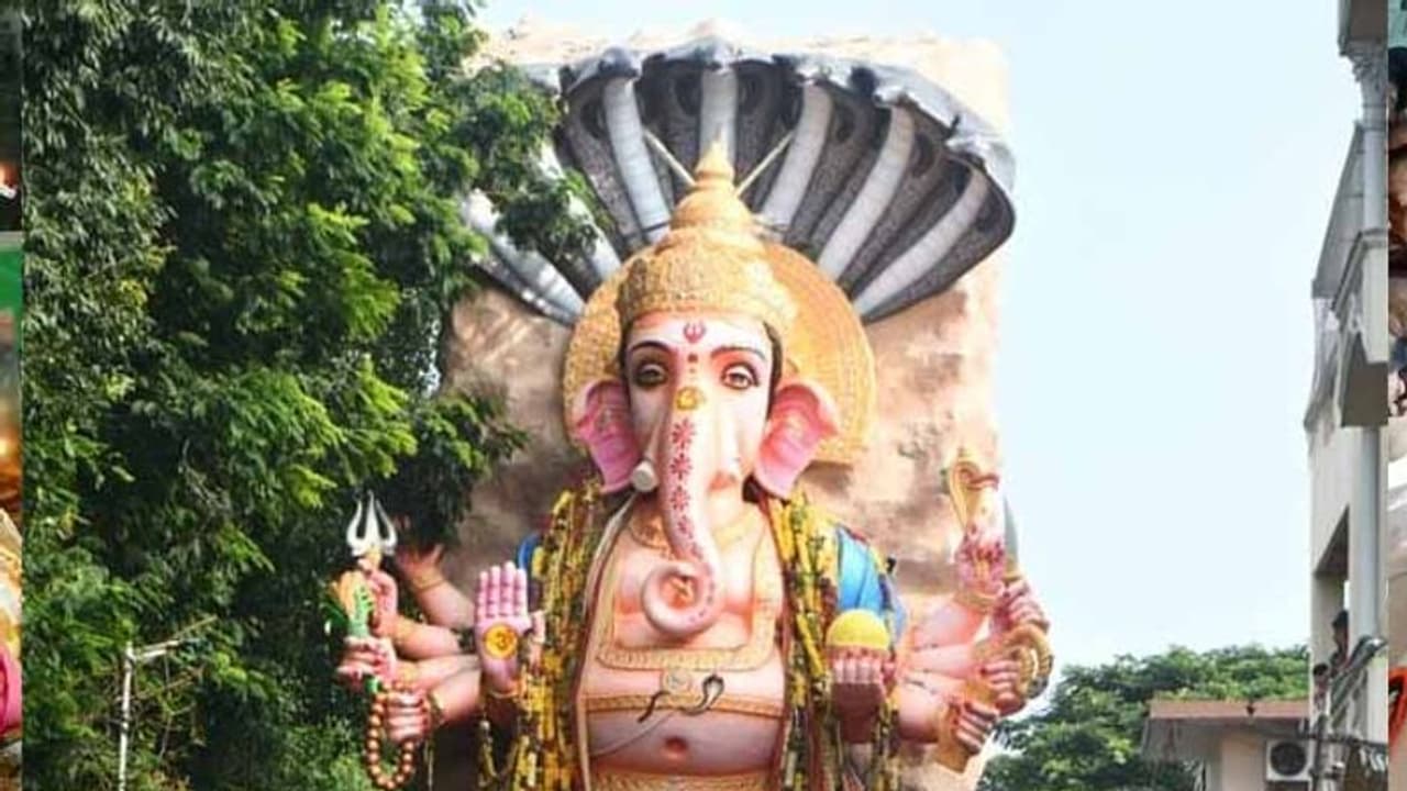 హైద్రాబాద్ ఖైరతాబాద్ శోభాయాత్ర ప్రారంభం: ట్యాంక్ బండ్ వైపు కదులుతున్న గణపయ్య హైద్రాబాద్ ఖైరతాబాద్ శోభాయాత్ర ప్రారంభం: ట్యాంక్ బండ్ వైపు కదులుతున్న గణపయ్య