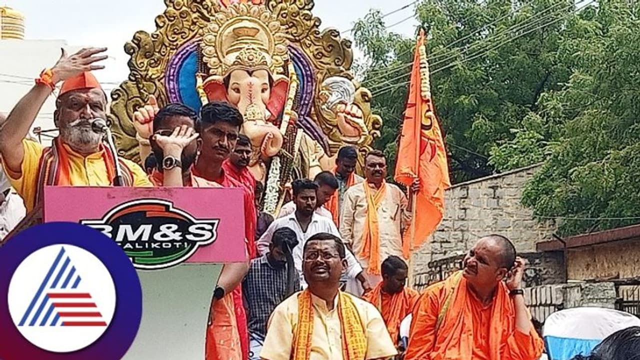 ಪಟಾಕಿ ಸಿಡಿಸುವುದಕ್ಕಲ್ಲ, ನಮ್ಮ ಸಂಸ್ಕೃತಿ ಉಳಿಸಲು ಗಣೇಶೋತ್ಸವ ಆಚರಣೆ: ಪ್ರಮೋದ್ ಮುತಾಲಿಕ್ ಪಟಾಕಿ ಸಿಡಿಸುವುದಕ್ಕಲ್ಲ, ನಮ್ಮ ಸಂಸ್ಕೃತಿ ಉಳಿಸಲು ಗಣೇಶೋತ್ಸವ ಆಚರಣೆ: ಪ್ರಮೋದ್ ಮುತಾಲಿಕ್