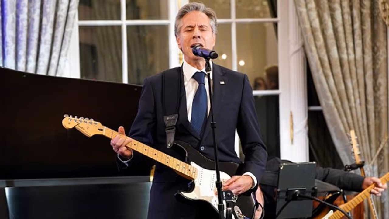 Antony Blinken's music diplomacy: WATCH US Secretary of State's 'rock and roll' moment Antony Blinken's music diplomacy: WATCH US Secretary of State's 'rock and roll' moment