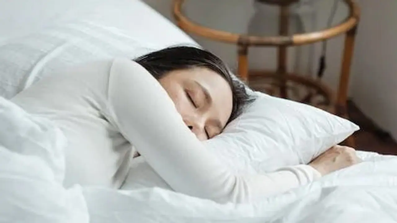 രാത്രിയില് അധികമായി ഉറക്കം നഷ്ടപ്പെടുത്തിയാല് ഈ ആരോഗ്യപ്രശ്നങ്ങള് അലട്ടാം രാത്രിയില് അധികമായി ഉറക്കം നഷ്ടപ്പെടുത്തിയാല് ഈ ആരോഗ്യപ്രശ്നങ്ങള് അലട്ടാം