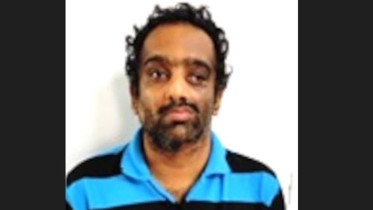 വ്യാജ നിയമന ഉത്തരവുണ്ടാക്കി, ശേഷം വായ്പ തരപ്പെടുത്താനും ശ്രമം; ആശുപത്രി ജീവനക്കാരന് പിടിയില് വ്യാജ നിയമന ഉത്തരവുണ്ടാക്കി, ശേഷം വായ്പ തരപ്പെടുത്താനും ശ്രമം; ആശുപത്രി ജീവനക്കാരന് പിടിയില്