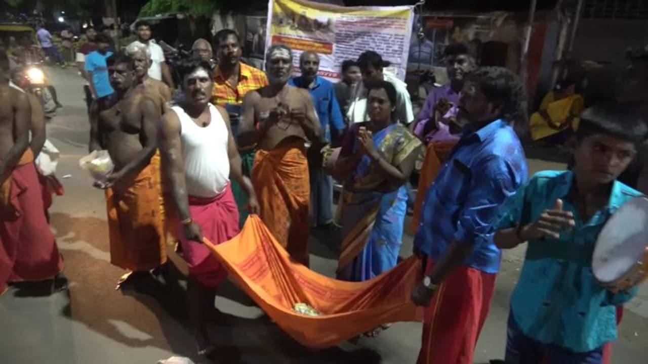 நான் கடவுள் சினிமா பாணியில் கிரிவலப் பாதையில் பிச்சை எடுக்கவைக்கப்பட்ட சிறுவர்கள்; அதிகாரிகள் அதிரடி