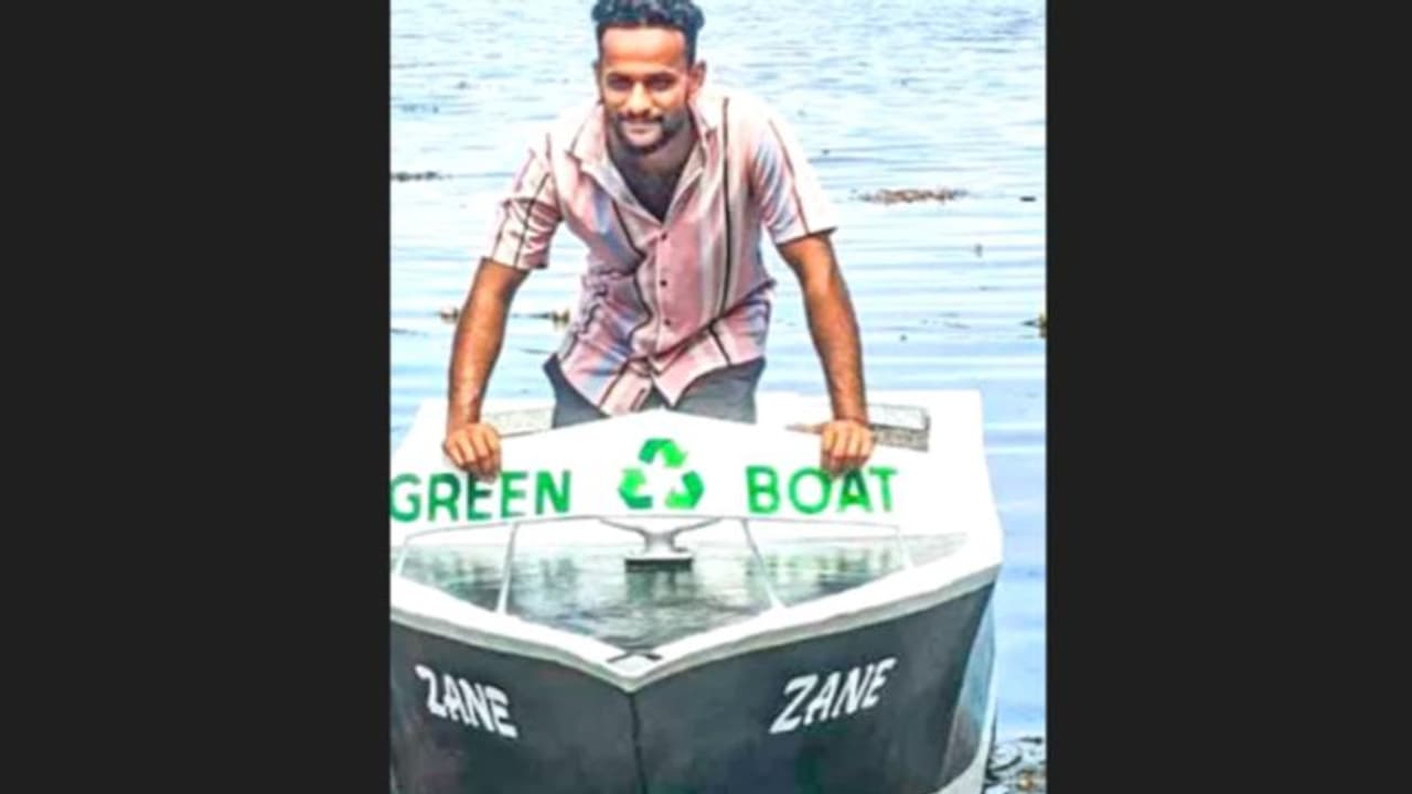 ഉപയോഗിച്ചത് മിഠായി കവറുകളും മരുന്നുസ്ട്രിപ്പുകളും,പ്ലാസ്റ്റിക്ക് മാലിന്യത്തിൽനിന്ന് സ്പീഡ് ബോട്ടുമായി യുവാവ് ഉപയോഗിച്ചത് മിഠായി കവറുകളും മരുന്നുസ്ട്രിപ്പുകളും,പ്ലാസ്റ്റിക്ക് മാലിന്യത്തിൽനിന്ന് സ്പീഡ് ബോട്ടുമായി യുവാവ്