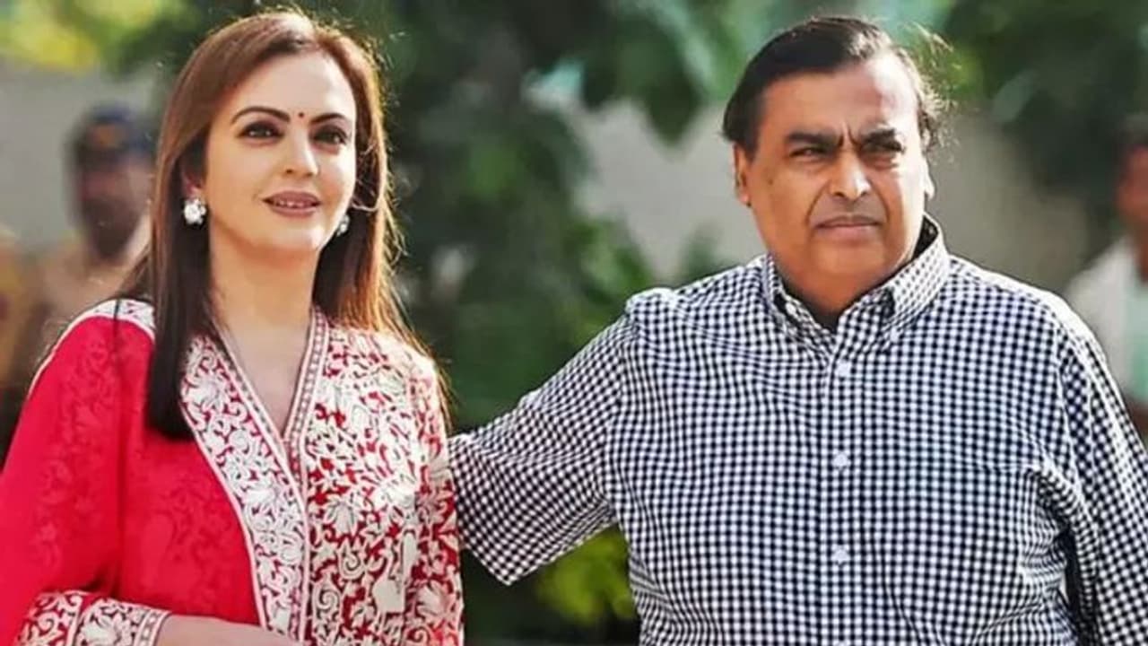 കഴിഞ്ഞ വര്‍ഷം മാത്രം പാവങ്ങൾക്കായി ചെലവഴിച്ചത് 407 കോടി രൂപ; മുകേഷ് അംബാനിയും നിതയും ടൈംസ് മാഗസിൻ പട്ടികയിൽ 