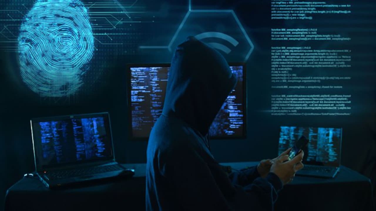 എഐ ടെക്നോളജി ഉപയോഗിച്ച് വിദ്യാർത്ഥിനികളുടെ ചിത്രങ്ങൾ മോർഫ് ചെയ്തു: 14 ക്കാരൻ പിടിയിൽ, സംഭവം വയനാട്ടിൽ എഐ ടെക്നോളജി ഉപയോഗിച്ച് വിദ്യാർത്ഥിനികളുടെ ചിത്രങ്ങൾ മോർഫ് ചെയ്തു: 14 ക്കാരൻ പിടിയിൽ, സംഭവം വയനാട്ടിൽ