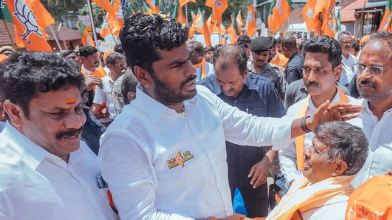 ಜ್ವರ, ಉಸಿರಾಟ ಸಮಸ್ಯೆಯಿಂದ ಬಳಲಿದ ಅಣ್ಣಾಮಲೈ, ಪಾದಯಾತ್ರೆ ಮುಂದೂಡಿಕೆ! ಜ್ವರ, ಉಸಿರಾಟ ಸಮಸ್ಯೆಯಿಂದ ಬಳಲಿದ ಅಣ್ಣಾಮಲೈ, ಪಾದಯಾತ್ರೆ ಮುಂದೂಡಿಕೆ!