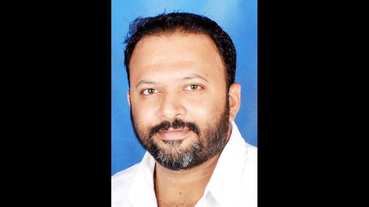 ರಾಜ್ಯ ಸರ್ಕಾರ ಸರಿಯಾದ ಸಮಯಕ್ಕೆ ತನ್ನ ಜವಾಬ್ದಾರಿ ತೋರಲಿಲ್ಲ ಬಿ. ಹರ್ಷವರ್ಧನ್ ರಾಜ್ಯ ಸರ್ಕಾರ ಸರಿಯಾದ ಸಮಯಕ್ಕೆ ತನ್ನ ಜವಾಬ್ದಾರಿ ತೋರಲಿಲ್ಲ ಬಿ. ಹರ್ಷವರ್ಧನ್