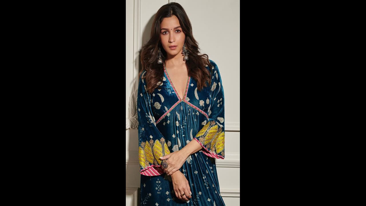 అలియా భట్ బ్యూటీ సీక్రెట్ ఇదే..! అలియా భట్ బ్యూటీ సీక్రెట్ ఇదే..!