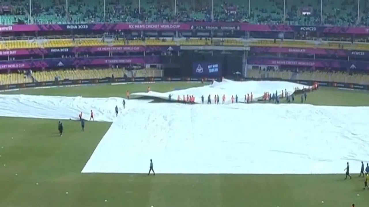 കാര്യവട്ടത്തിന് പിന്നാലെ ഗുവാഹത്തിയിലും ആവേശം കെടുത്തി മഴ, ഇന്ത്യ ഇംഗ്ലണ്ട് പോരാട്ടം വൈകുന്നു കാര്യവട്ടത്തിന് പിന്നാലെ ഗുവാഹത്തിയിലും ആവേശം കെടുത്തി മഴ, ഇന്ത്യ ഇംഗ്ലണ്ട് പോരാട്ടം വൈകുന്നു