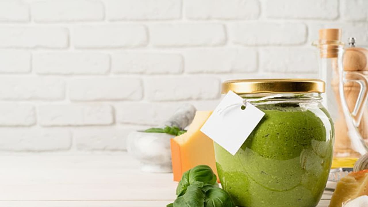 പഴകിയ പെസ്റ്റോ കഴിച്ചു; ബ്രസീലിയൻ യുവതി കിടപ്പിലായത് ഒരു വർഷം ! പഴകിയ പെസ്റ്റോ കഴിച്ചു; ബ്രസീലിയൻ യുവതി കിടപ്പിലായത് ഒരു വർഷം !