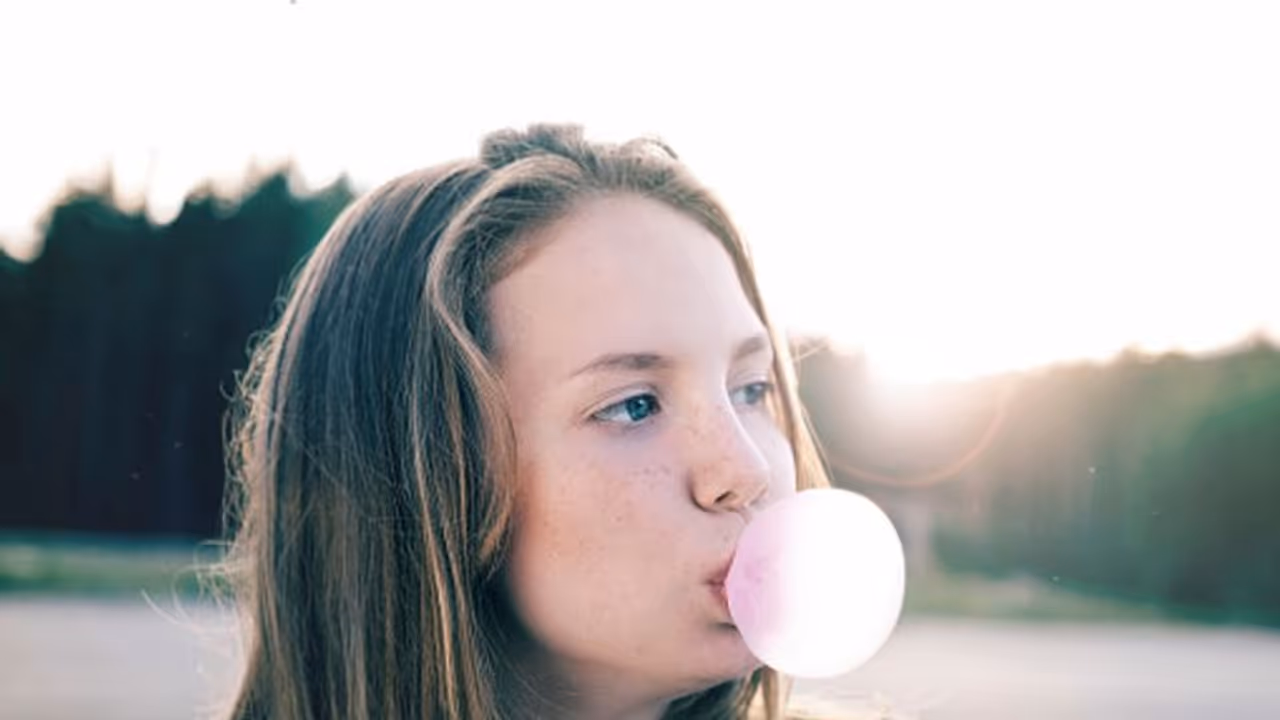 ച്യൂയിംഗ് ഗം വയറ്റിൽ എത്തിയാൽ ദഹിക്കാൻ ഏഴുവർഷം എടുക്കുമോ ? ച്യൂയിംഗ് ഗം വയറ്റിൽ എത്തിയാൽ ദഹിക്കാൻ ഏഴുവർഷം എടുക്കുമോ ?