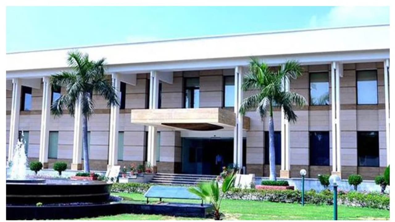 സർക്കാരിൽ നിന്ന് മതിയായ പിന്തുണയില്ലെന്ന് കുറിപ്പ്; ഇന്ത്യയിലെ അഫ്ഗാൻ എംബസി പൂട്ടി