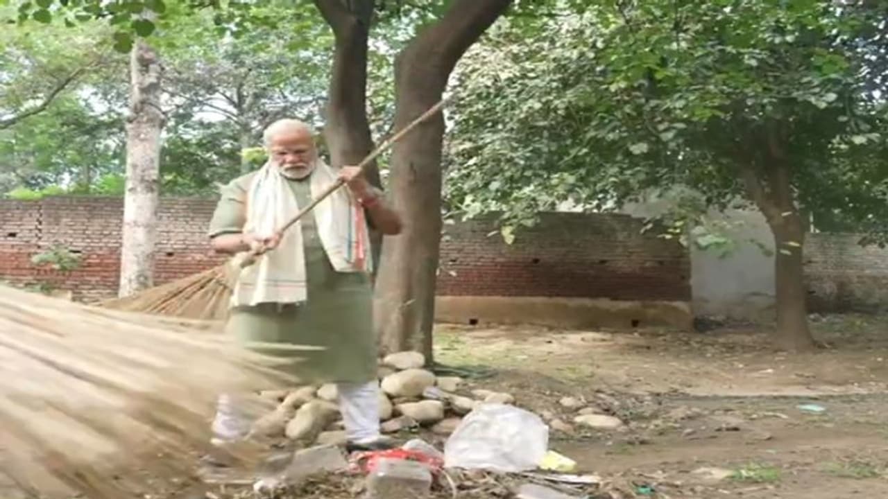 ಮೋದಿ ಕರೆಗೆ ಒಗ್ಗೂಡಿದ ಜನತೆ: ದೇಶದ 6.4 ಲಕ್ಷ ಸ್ಥಳಗಳಲ್ಲಿ ಸ್ವಚ್ಛತಾ ಅಭಿಯಾನ; ಆಂದೋಲನದಲ್ಲಿ ಭಾಗಿಯಾದ ಪ್ರಧಾನಿ