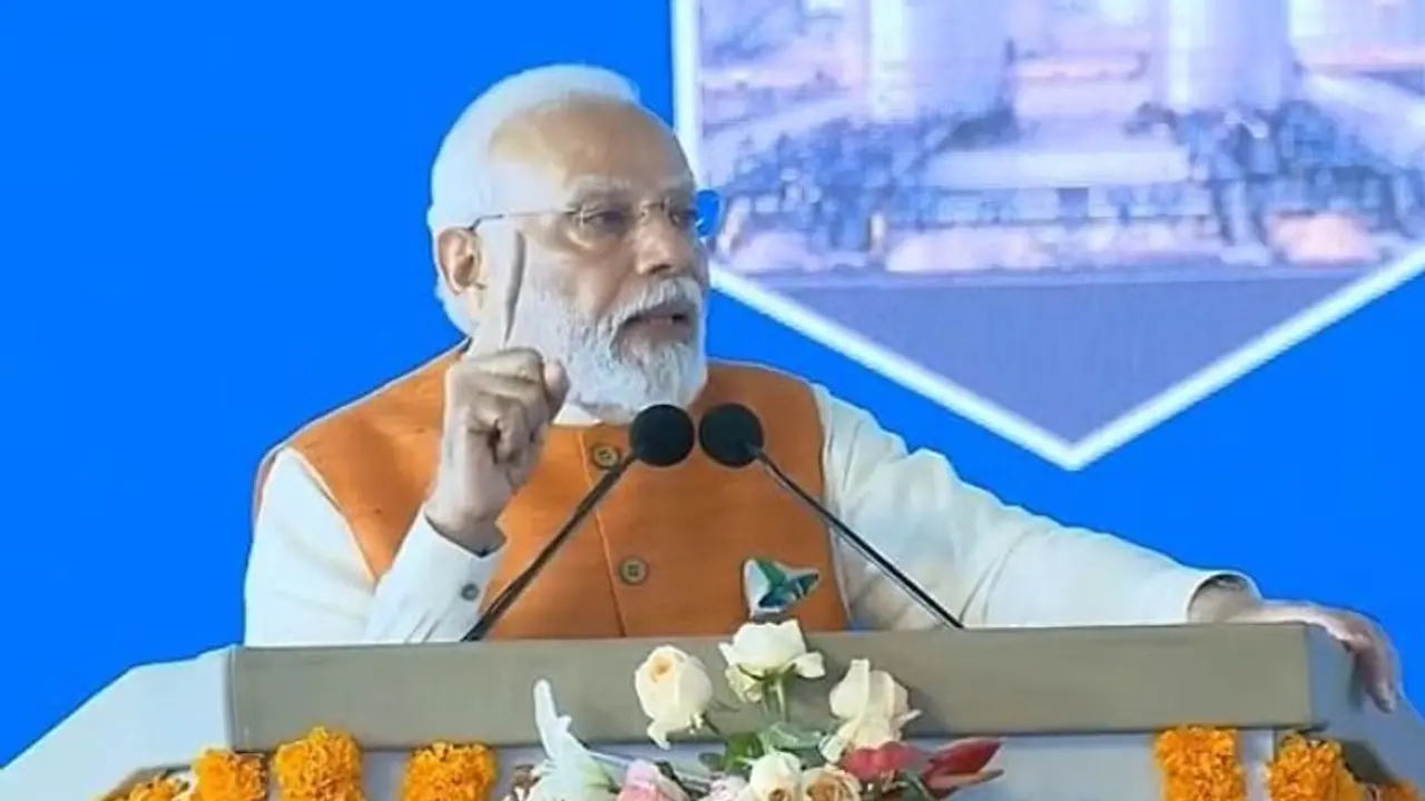 கேசிஆர் மகள் கவிதாவை தோற்கடித்த வாக்குறுதி.. கையில் எடுத்த மோடி பிரதமர் தெலங்கானா விசிட் ஹைலைட்ஸ் கேசிஆர் மகள் கவிதாவை தோற்கடித்த வாக்குறுதி.. கையில் எடுத்த மோடி பிரதமர் தெலங்கானா விசிட் ஹைலைட்ஸ்