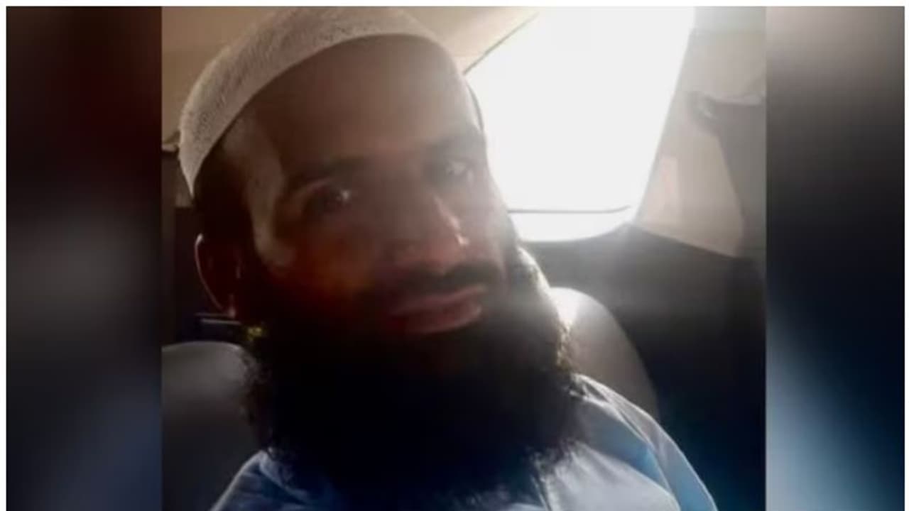 26/11: മുഖ്യ സൂത്രധാരൻ ഹാഫിസ് സയീദിന്റെ കൂട്ടാളി മുഫ്തി ഖൈസർ വെടിയേറ്റ് കൊല്ലപ്പെട്ടു, റിപ്പോർട്ട് 26/11: മുഖ്യ സൂത്രധാരൻ ഹാഫിസ് സയീദിന്റെ കൂട്ടാളി മുഫ്തി ഖൈസർ വെടിയേറ്റ് കൊല്ലപ്പെട്ടു, റിപ്പോർട്ട്