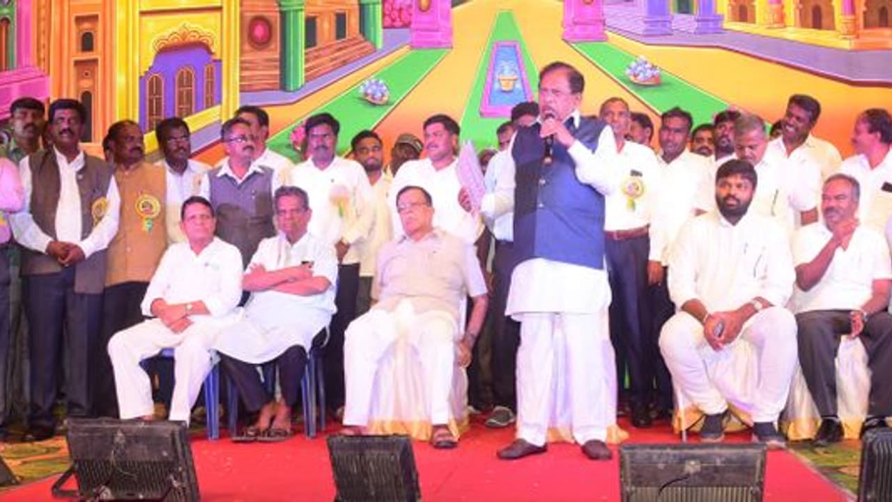 ತುಮಕೂರು ಜಿಲ್ಲೆಯಲ್ಲಿರುವಷ್ಟು ಕಲಾವಿದರೂ ಬೇರೆ ಎಲ್ಲೂ ಇಲ್ಲ ತುಮಕೂರು ಜಿಲ್ಲೆಯಲ್ಲಿರುವಷ್ಟು ಕಲಾವಿದರೂ ಬೇರೆ ಎಲ್ಲೂ ಇಲ್ಲ