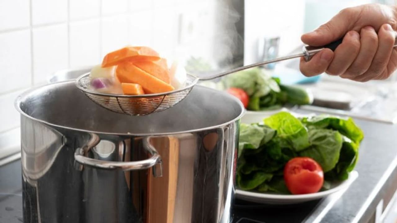 ഭക്ഷണം ആവിയില്‍ വേവിച്ച് കഴിക്കാറുണ്ടോ? എങ്കിലറിയേണ്ടത്...