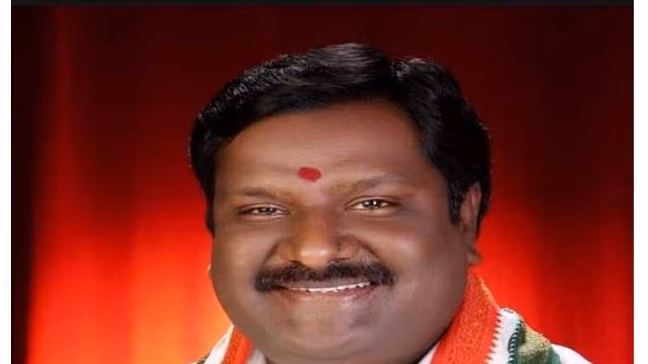 మైనంపల్లి ఇన్: కాంగ్రెస్కు రాజీనామా చేసిన నందికంటి శ్రీధర్ మైనంపల్లి ఇన్: కాంగ్రెస్కు రాజీనామా చేసిన నందికంటి శ్రీధర్