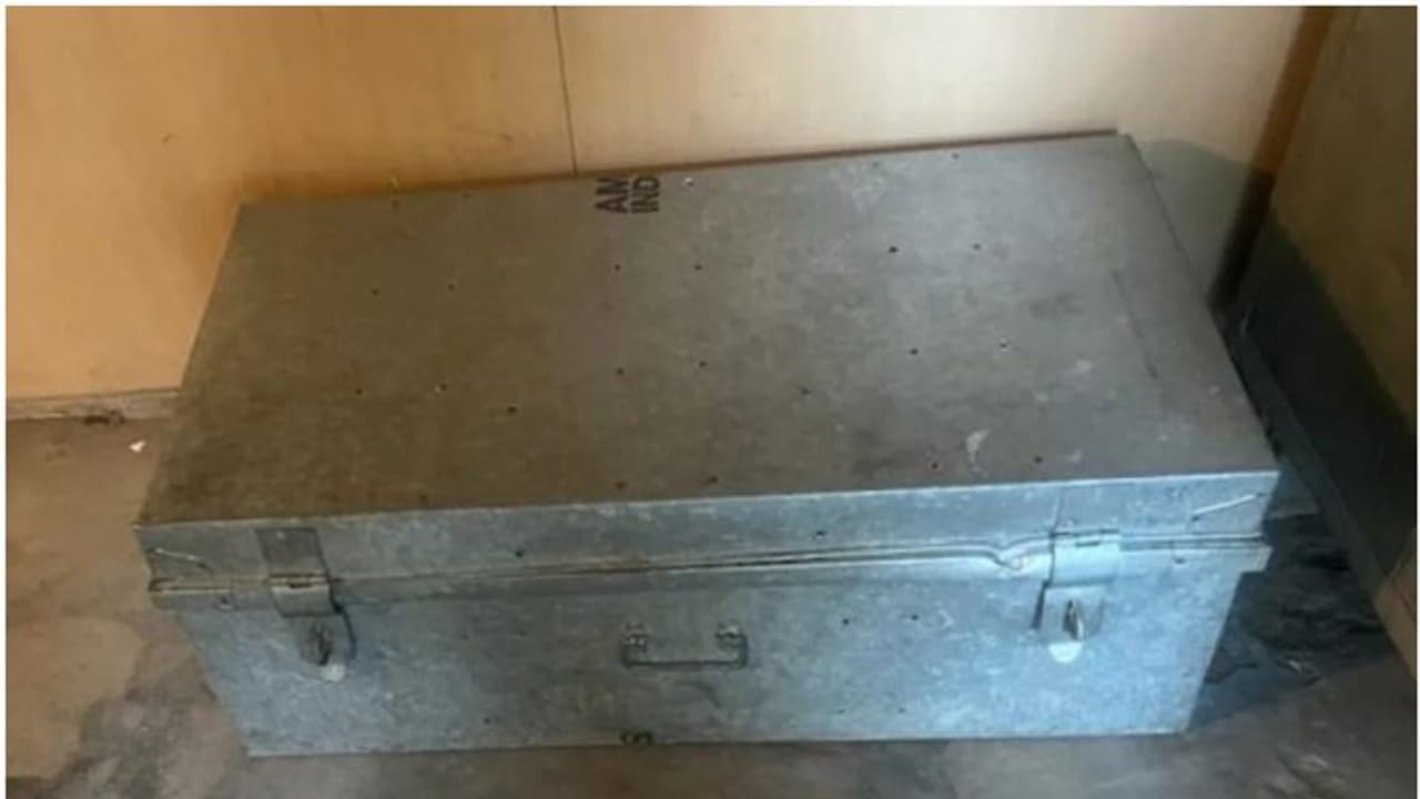 അമൃത, കാഞ്ചന, സാക്ഷി, പെൺമക്കളെ കാണാനില്ല, പെട്ടി തുറന്ന പൊലീസ് ഞെട്ടി, മൃതദേഹം; വായിലെ നുര നിർണായക തെളിവായി അമൃത, കാഞ്ചന, സാക്ഷി, പെൺമക്കളെ കാണാനില്ല, പെട്ടി തുറന്ന പൊലീസ് ഞെട്ടി, മൃതദേഹം; വായിലെ നുര നിർണായക തെളിവായി