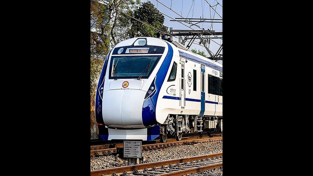 പുറപ്പെടുന്ന സമയമടക്കം മാറും, വന്ദേഭാരത് കുതിക്കുന്ന പുതിയ ഷെഡ്യൂൾ അറിയുമോ? മാറ്റം പ്രാബല്യത്തിലാകുക നാളെ പുറപ്പെടുന്ന സമയമടക്കം മാറും, വന്ദേഭാരത് കുതിക്കുന്ന പുതിയ ഷെഡ്യൂൾ അറിയുമോ? മാറ്റം പ്രാബല്യത്തിലാകുക നാളെ