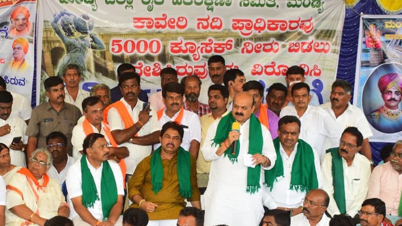 ಗ್ಯಾಂಗ್ರೇಪ್: ಎಸ್ಐಟಿ ತನಿಖೆಗೆ ಬಿಜೆಪಿ ಪಟ್ಟು: ಅಶೋಕ್, ಬೊಮ್ಮಾಯಿ ನೇತೃತ್ವದಲ್ಲಿ ಪ್ರತಿಭಟನೆ ಗ್ಯಾಂಗ್ರೇಪ್: ಎಸ್ಐಟಿ ತನಿಖೆಗೆ ಬಿಜೆಪಿ ಪಟ್ಟು: ಅಶೋಕ್, ಬೊಮ್ಮಾಯಿ ನೇತೃತ್ವದಲ್ಲಿ ಪ್ರತಿಭಟನೆ